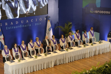 Foto Graduación Extraordinaria ISFODOSU 2024 (1)